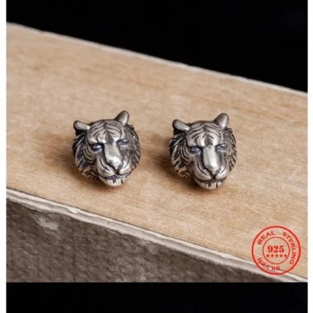 Single accent gothic style tiger head stud earring  S925 sterling silver retro